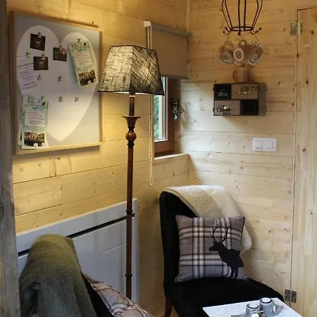 Le Cerf D'hubert Bed & Breakfast Redu