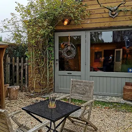 Le Cerf D'hubert Bed and Breakfast 3*